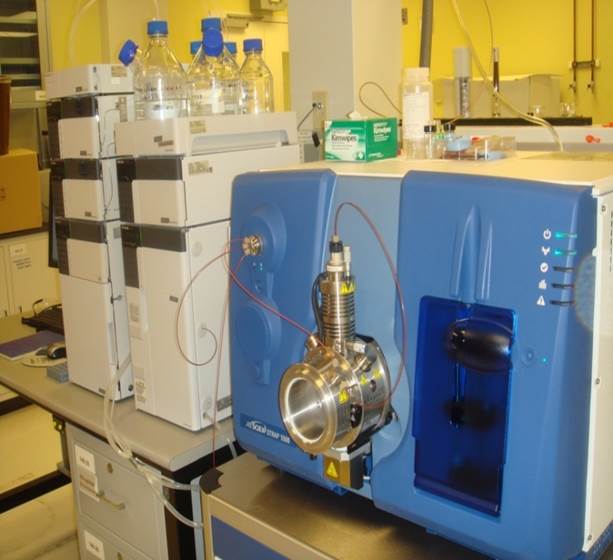 Lab machine in a setting with other lab equipment